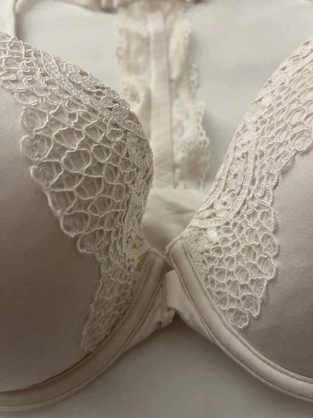 Victoria's Secret Body by Victoria Cream Racerback Demi 32DDD